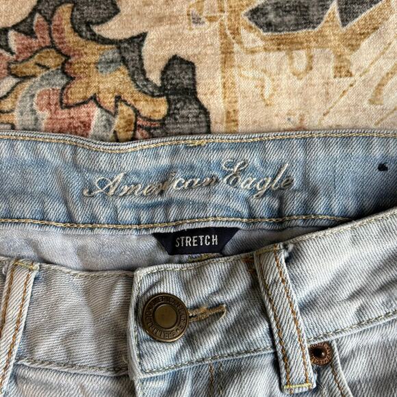 Vintage American Eagle y2k Jean Shorts Light Wash distressed Booty Shorts Size 4 - Picture 4 of 9